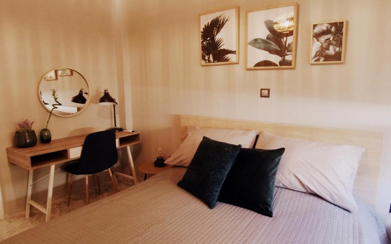 Augoustinos - Sea Side Luxury Apartments Artémida Eksteriør bilde